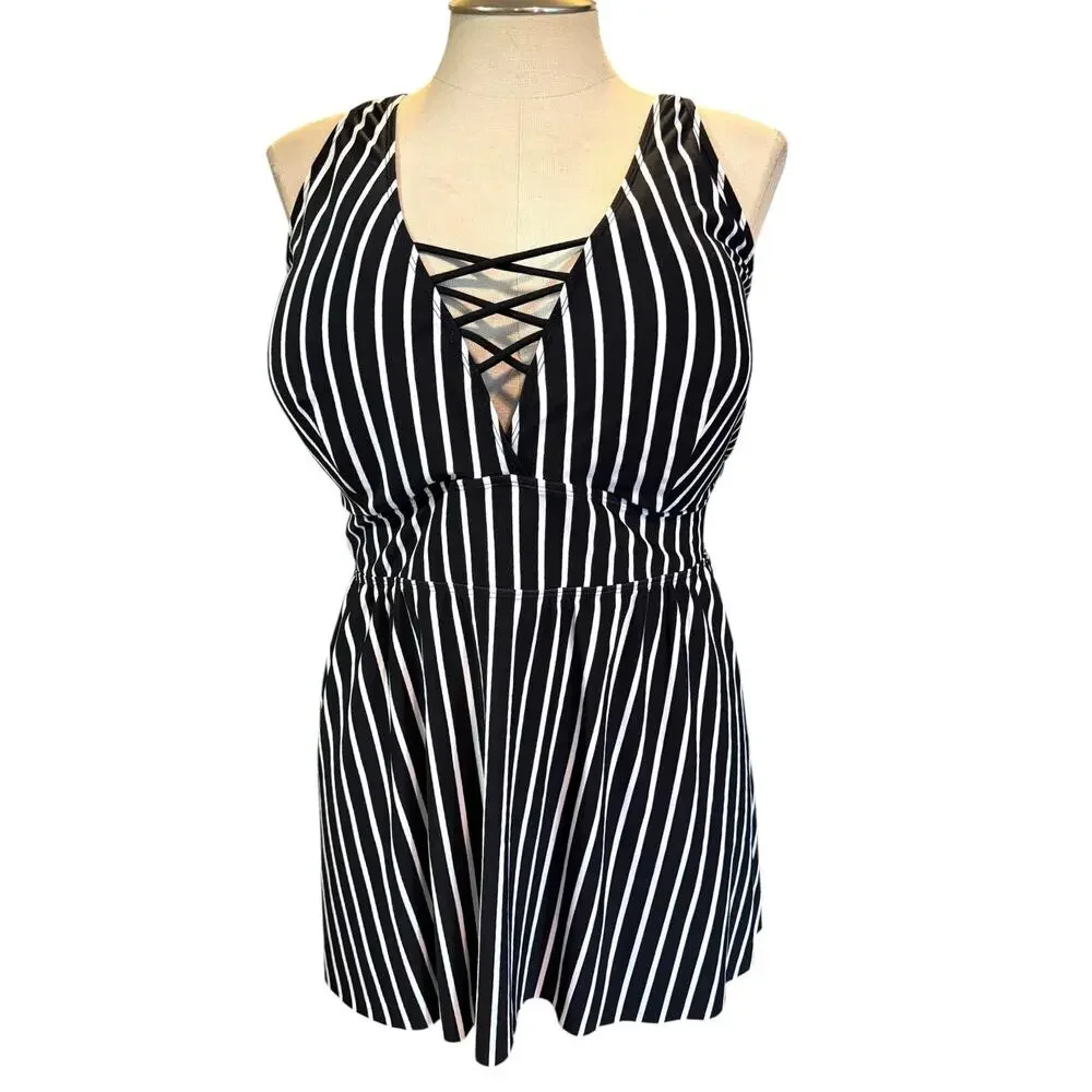 TOP ONLY Torrid 5 (5X) Sexy Busty Lace Up‎ Wireless Padded Triangle Tankini Swim